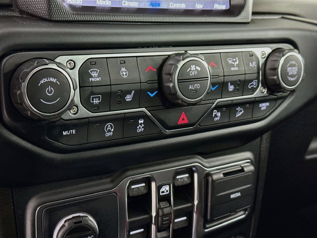 Used 2018 Jeep Wrangler Unlimited Rubicon AWD/4WD image 15