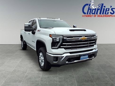 Used 2024 Chevrolet Silverado 2500 LTZ w/ LTZ Convenience Package image 3