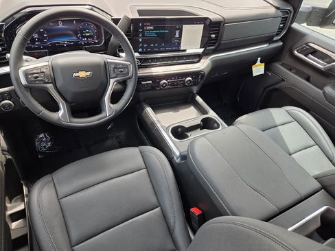 Certified 2025 Chevrolet Silverado 3500 LTZ w/ LTZ Convenience Package image 10