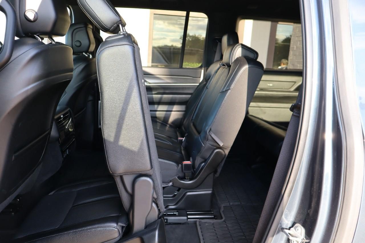 Used 2024 Jeep Wagoneer L Series II w/ Flexible Seating Group AWD/4WD image 29