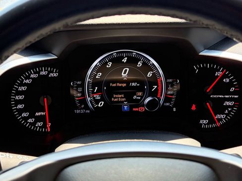 Used 2017 Chevrolet Corvette Stingray Coupe RWD image 11