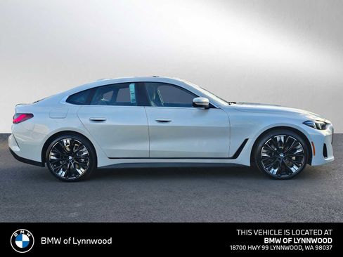 New 2026 BMW 430i xDrive w/ Premium Package AWD/4WD image 2