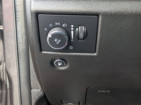 Used 2021 Jeep Grand Cherokee Laredo X image 20