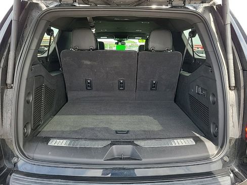 Used 2025 GMC Yukon XL Denali AWD/4WD image 8