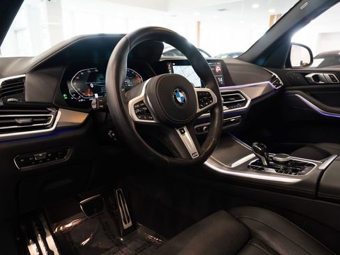 Used 2021 BMW X5 xDrive40i w/ M Sport Package AWD/4WD image 18