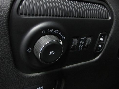 Used 2023 Jeep Wagoneer L Series III w/ Premium Group I AWD/4WD image 25