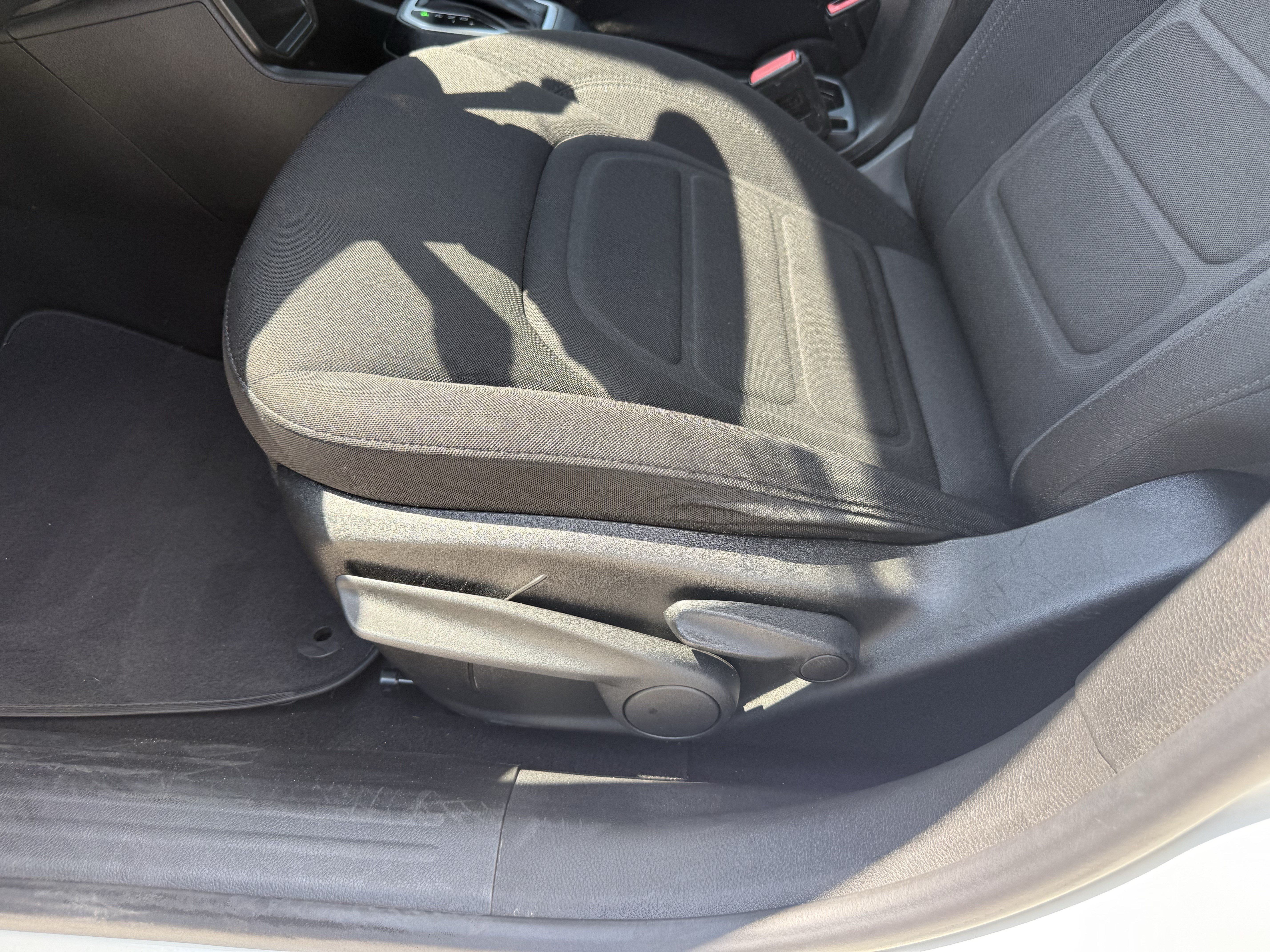 Used 2021 Jeep Renegade Latitude FWD image 28