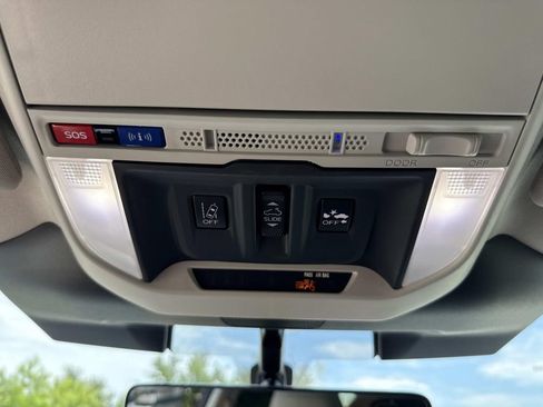 Used 2023 Subaru Forester Premium AWD/4WD image 43