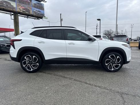 New 2026 Chevrolet Trax RS w/ Sunroof Package image 9