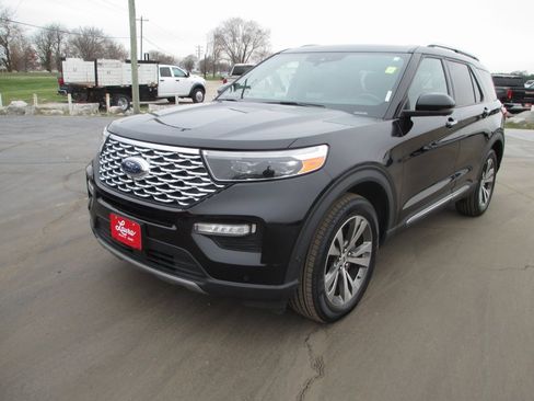Used 2020 Ford Explorer Platinum w/ Premium Technology Package image 10