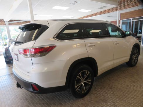 Used 2016 Toyota Highlander XLE FWD image 69