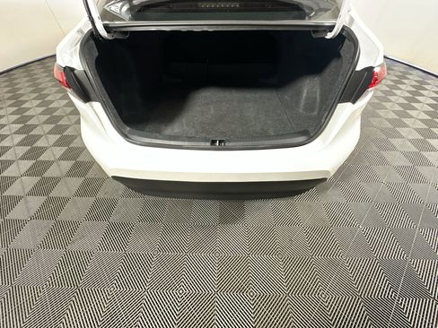 Used 2025 Toyota Corolla LE FWD image 30