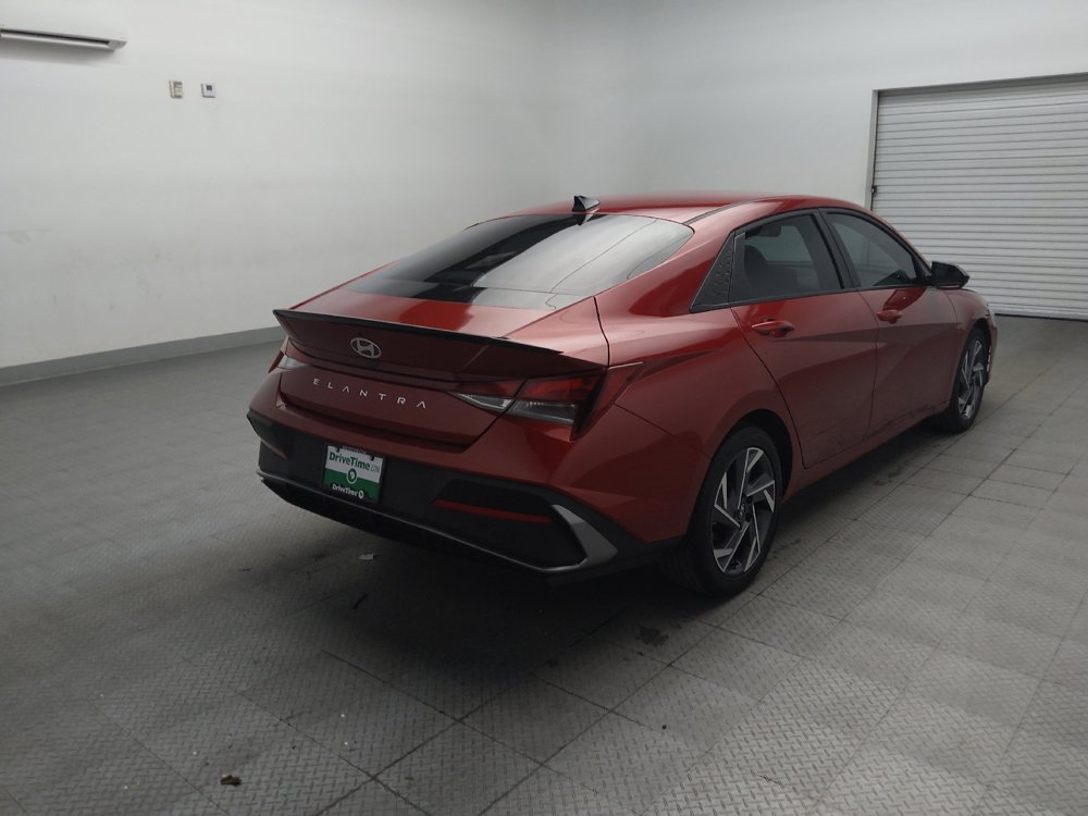 Used 2025 Hyundai Elantra Sport FWD image 9