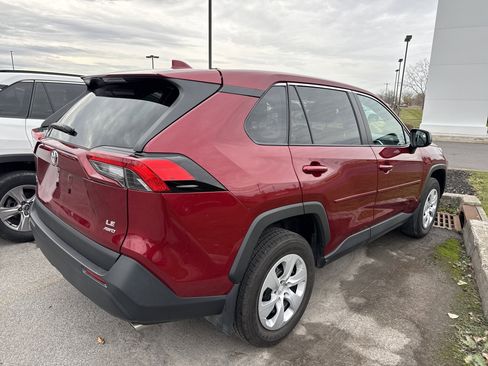 Used 2025 Toyota RAV4 LE image 7