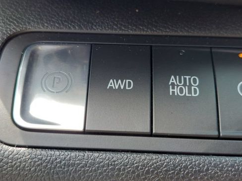 Used 2026 Chevrolet Equinox LT AWD/4WD image 16