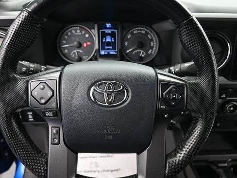 Used 2016 Toyota Tacoma TRD Sport w/ Towing Package image 21