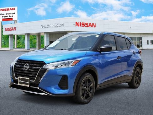 Certified 2025 Nissan Kicks Play S FWD image 2