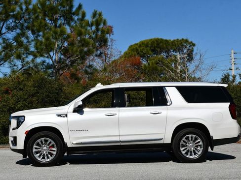 Used 2024 GMC Yukon XL SLT w/ SLT Luxury Package image 30