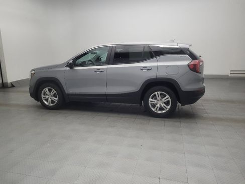 Used 2024 GMC Terrain SLE FWD image 3
