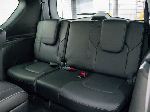 Used 2024 INFINITI QX80 Sensory image 21