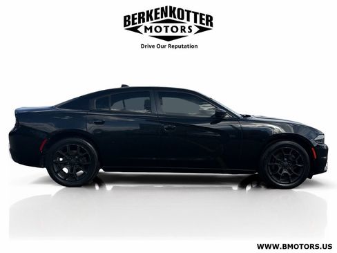 Used 2015 Dodge Charger SXT w/ AWD Plus Group image 4