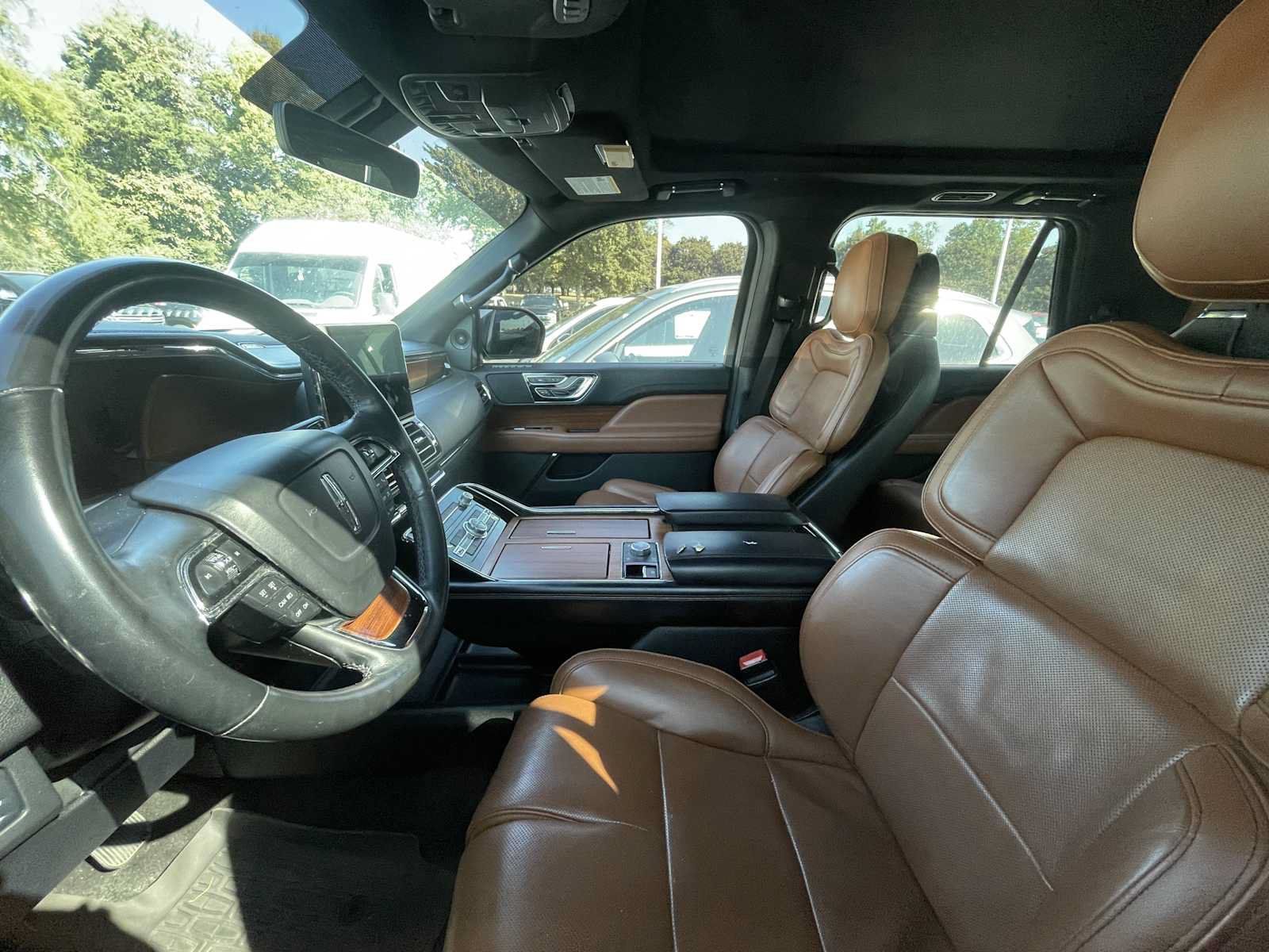 Used 2018 Lincoln Navigator Reserve w/ Cargo Package AWD/4WD image 6