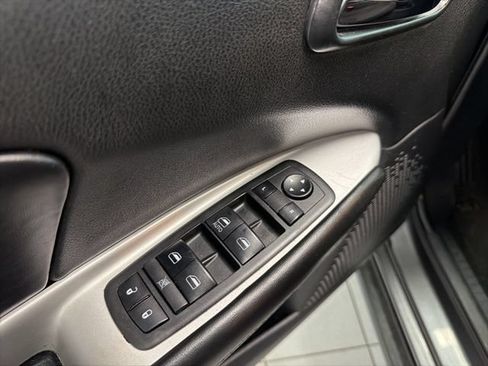 Used 2019 Dodge Journey SE FWD image 9