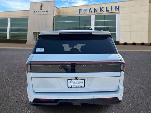 New 2026 Lincoln Navigator L Reserve AWD/4WD image 6