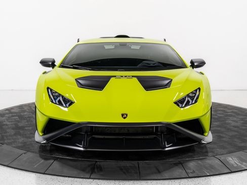 Used 2023 Lamborghini Huracan STO RWD image 12