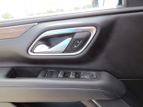 Used 2022 Chevrolet Tahoe High Country AWD/4WD image 19