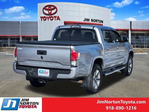 Used 2018 Toyota Tacoma Limited image 6