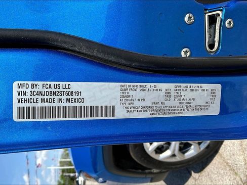 Used 2025 Jeep Compass Latitude image 33