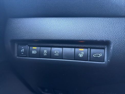 Used 2024 Toyota Venza Limited image 10