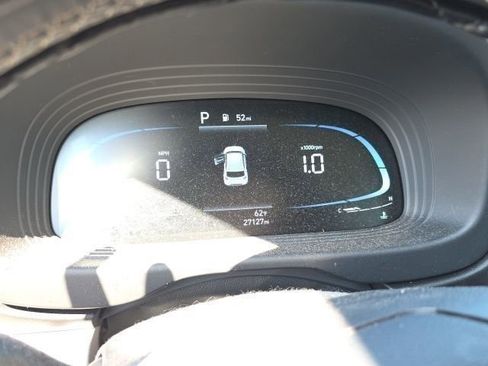 Used 2024 Hyundai Venue SEL image 17