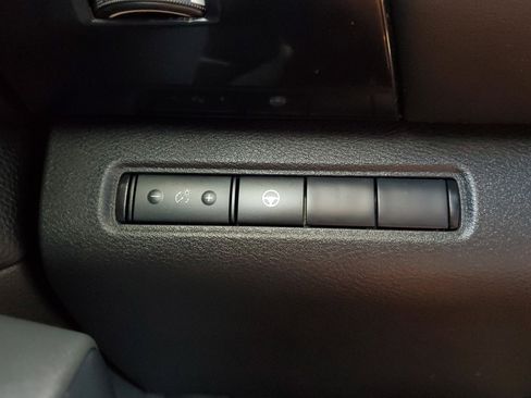 Used 2024 Nissan Pathfinder SV image 29