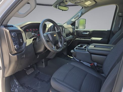 Used 2024 Chevrolet Silverado 2500 Custom w/ Custom Value Package AWD/4WD image 18