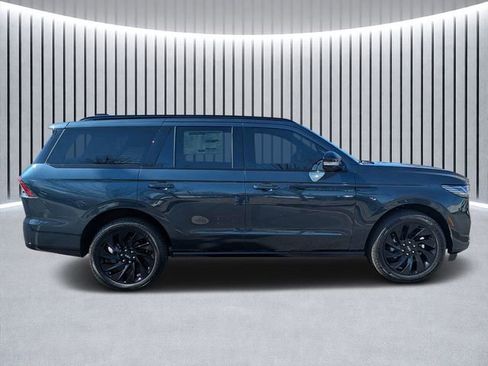 New 2026 Lincoln Navigator Reserve w/ Jet Appearance Package image 2