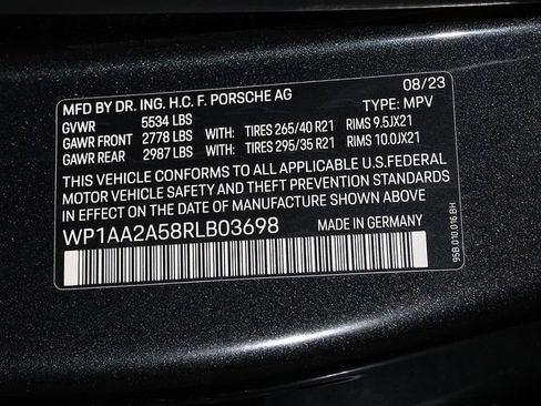 Used 2024 Porsche Macan AWD/4WD image 39
