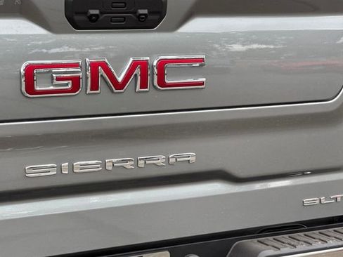 New 2026 GMC Sierra 1500 SLT w/ SLT Premium Package AWD/4WD image 33
