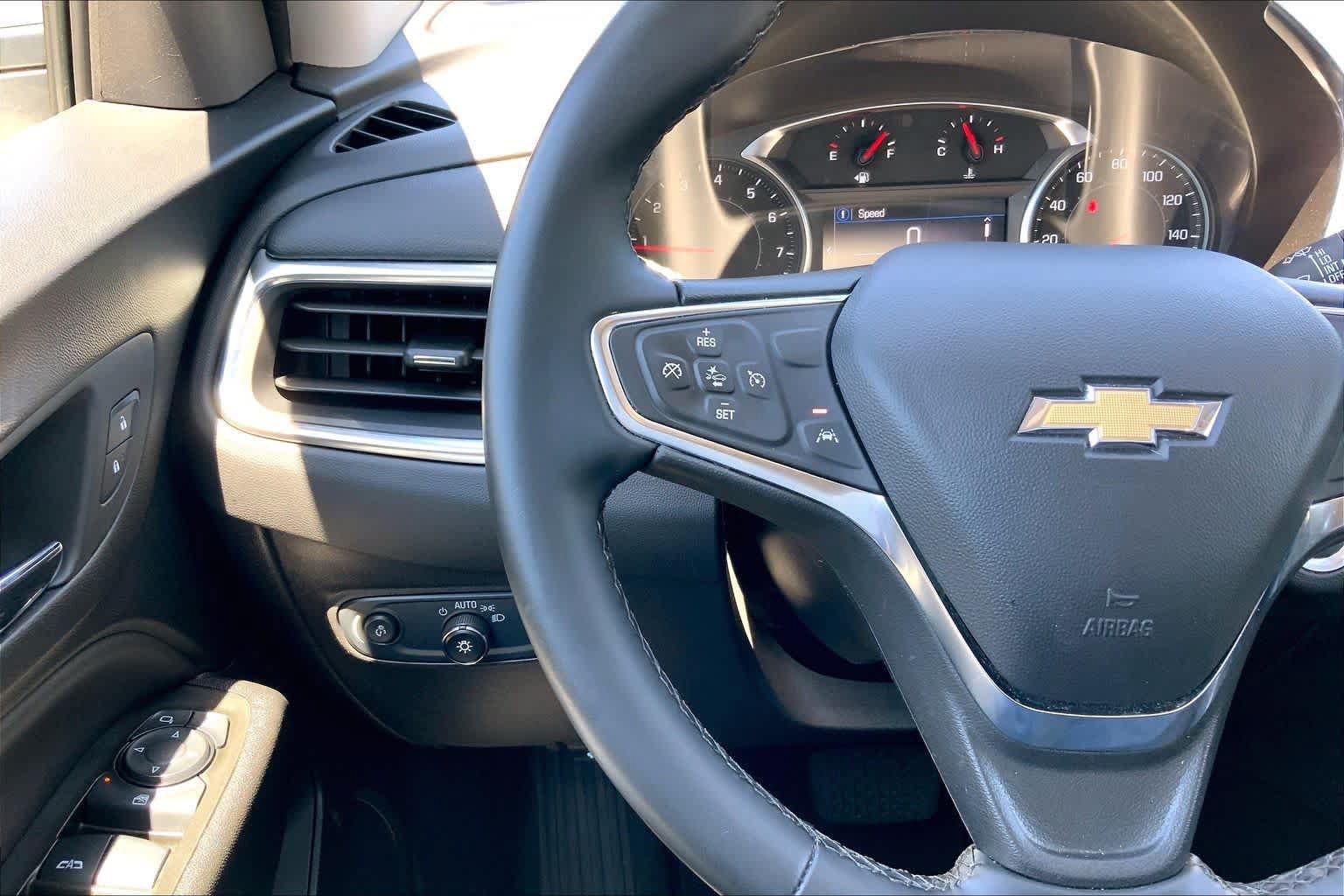 Used 2024 Chevrolet Equinox LT AWD/4WD image 23
