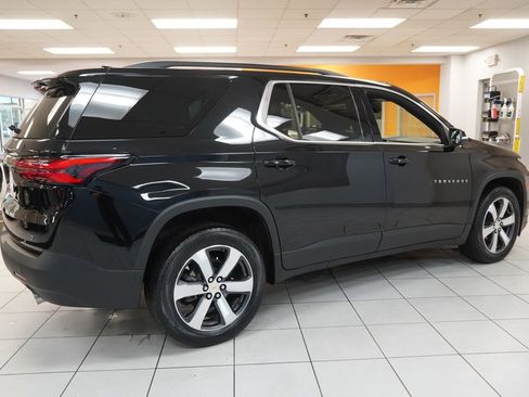 Used 2023 Chevrolet Traverse LT w/ LT Premium Package AWD/4WD image 13