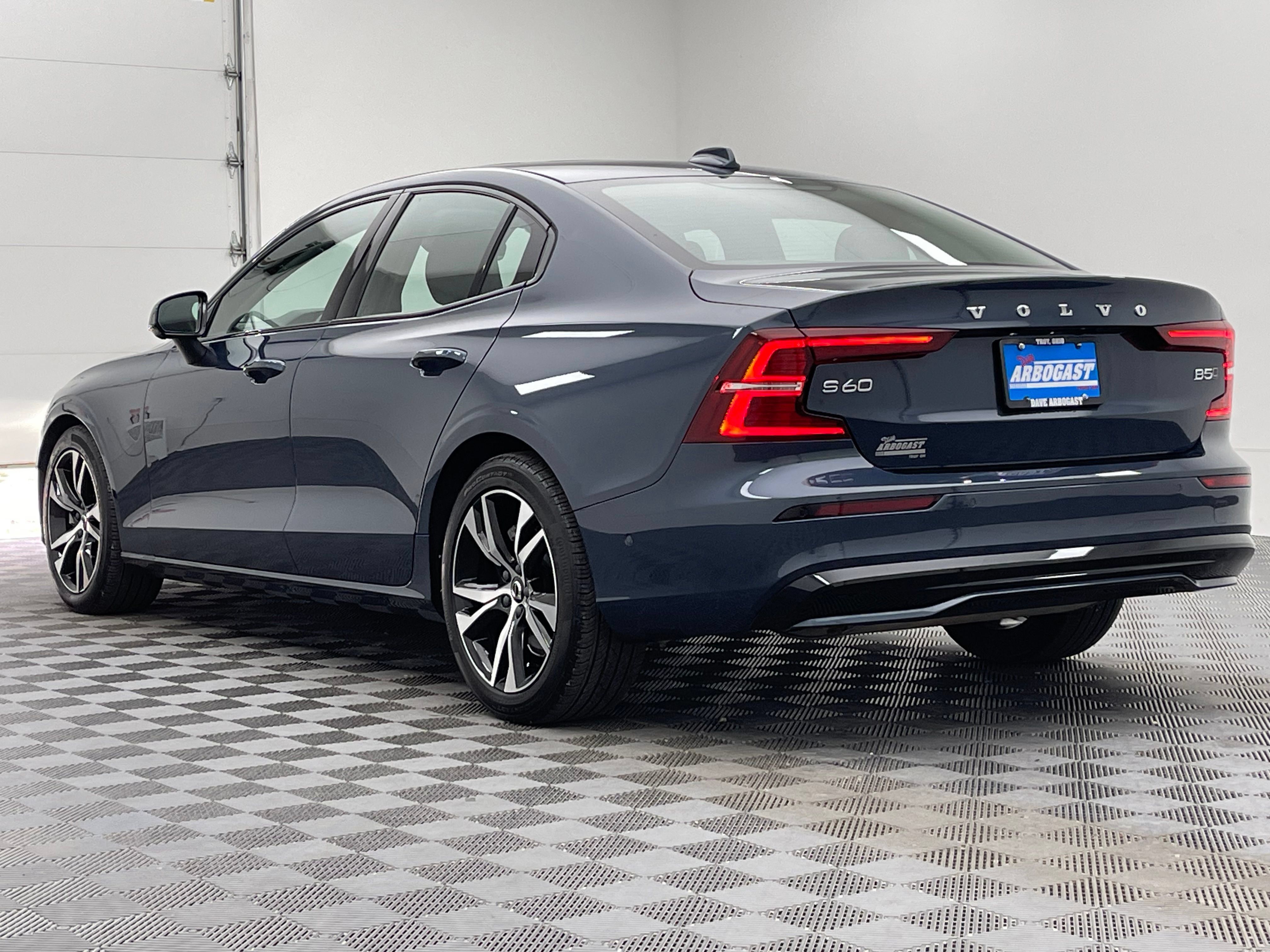 Used 2024 Volvo S60 B5 Plus AWD/4WD image 11
