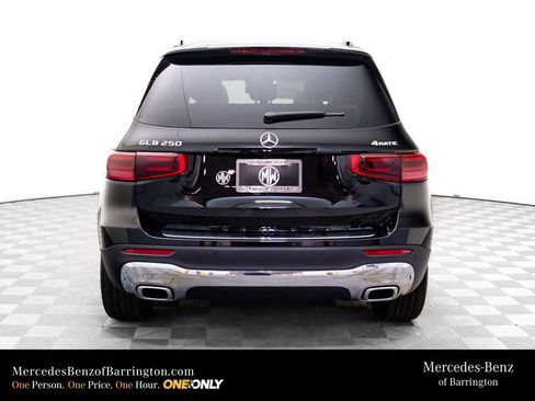 New 2026 Mercedes-Benz GLB 250 4MATIC image 4
