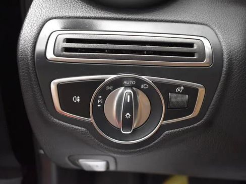 Used 2019 Mercedes-Benz C 300 4MATIC Sedan image 23