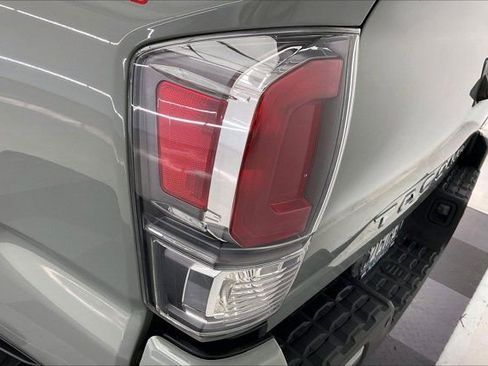 Used 2023 Toyota Tacoma TRD Off-Road w/ Advanced Technology Package image 30