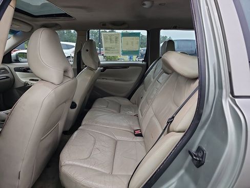 Used 2007 Volvo V70 2.4 image 17