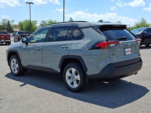 Used 2021 Toyota RAV4 XLE w/ Convenience Package AWD/4WD image 4