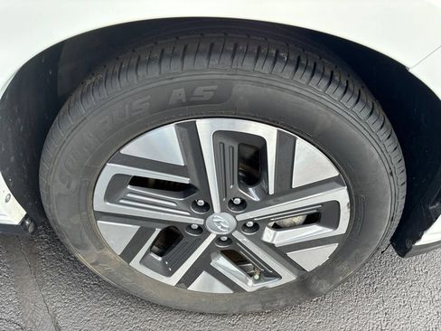 Used 2023 Hyundai Kona SEL FWD image 9