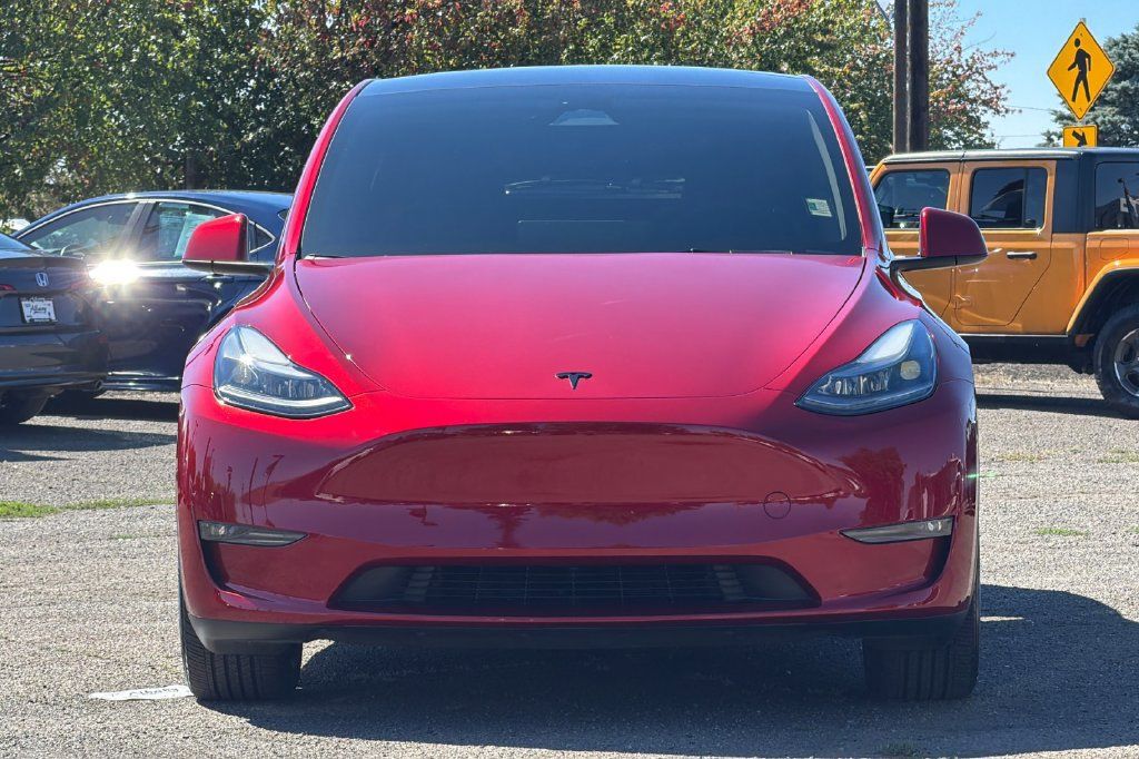 Used 2024 Tesla Model Y Long Range AWD/4WD image 3