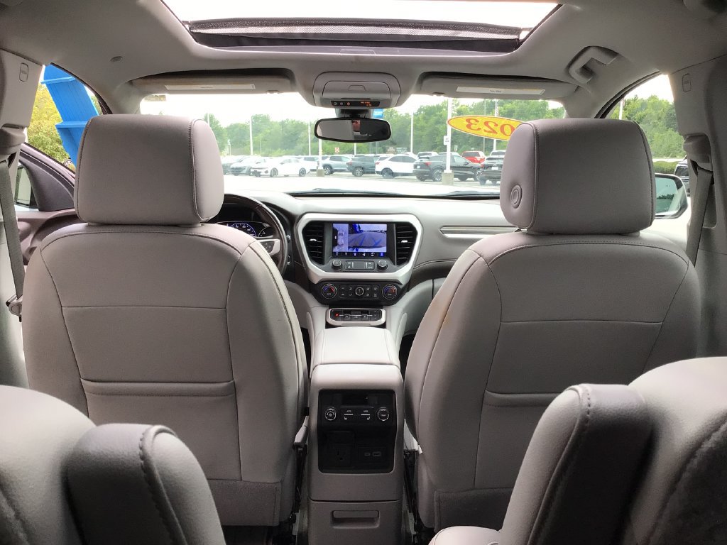 Used 2023 GMC Acadia SLT w/ Technology Package AWD/4WD image 38